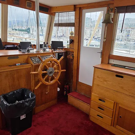 Bateau De Legende 보트호텔