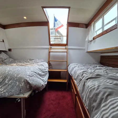 Bateau De Legende Botel *