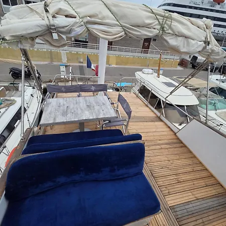 보트호텔 Bateau De Legende *