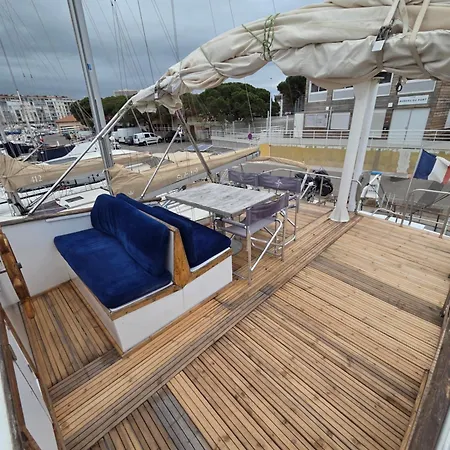 Bateau De Legende 보트호텔 툴롱
