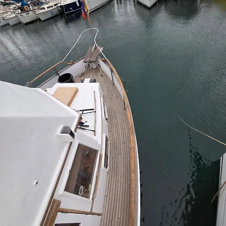 Bateau De Legende 보트호텔 *
