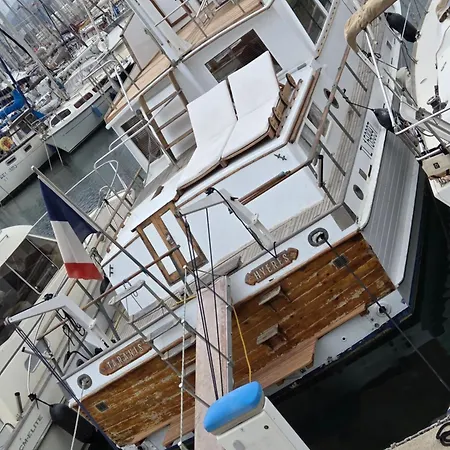 Bateau De Legende Πλωτό κατάλυμα