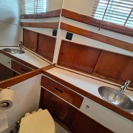 Bateau De Legende تولون