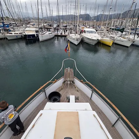 Bateau De Legende Πλωτό κατάλυμα