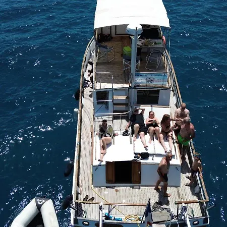 Bateau De Legende * تولون