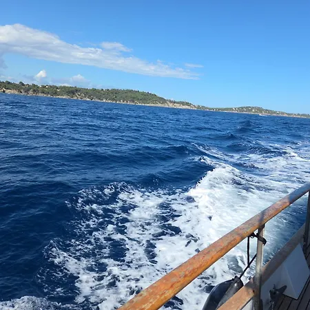 بوتيل Bateau De Legende