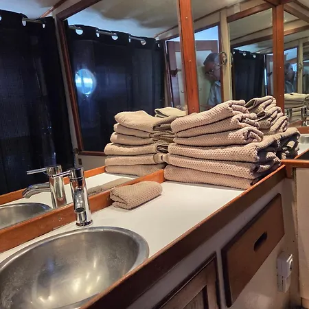 بوتيل Bateau De Legende تولون