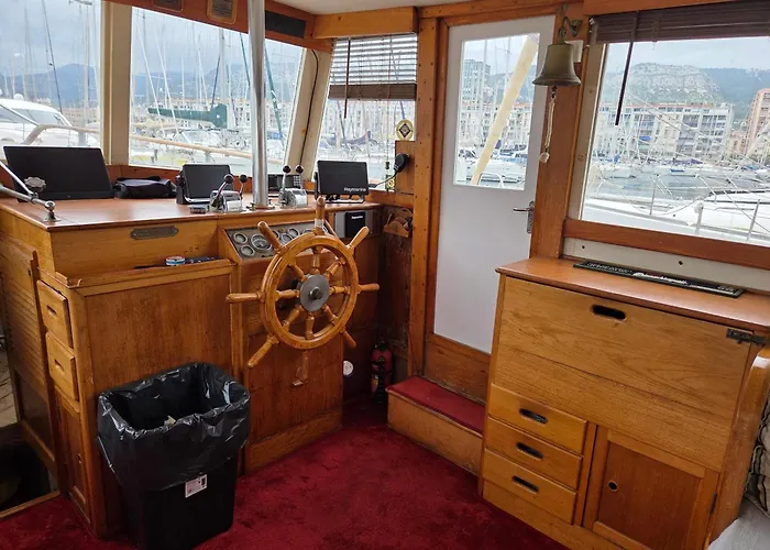 Bateau De Legende Båthotell