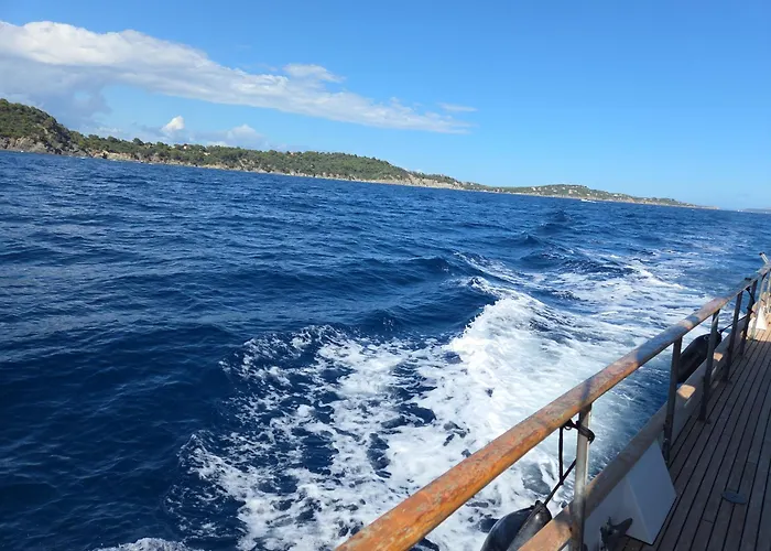 Ботель Bateau De Legende